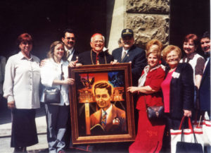 Cardinal Luis Aponte Martínez present portrait to Puerto Rican "pilgrims" at Pontifical North American College, Vatican 2001